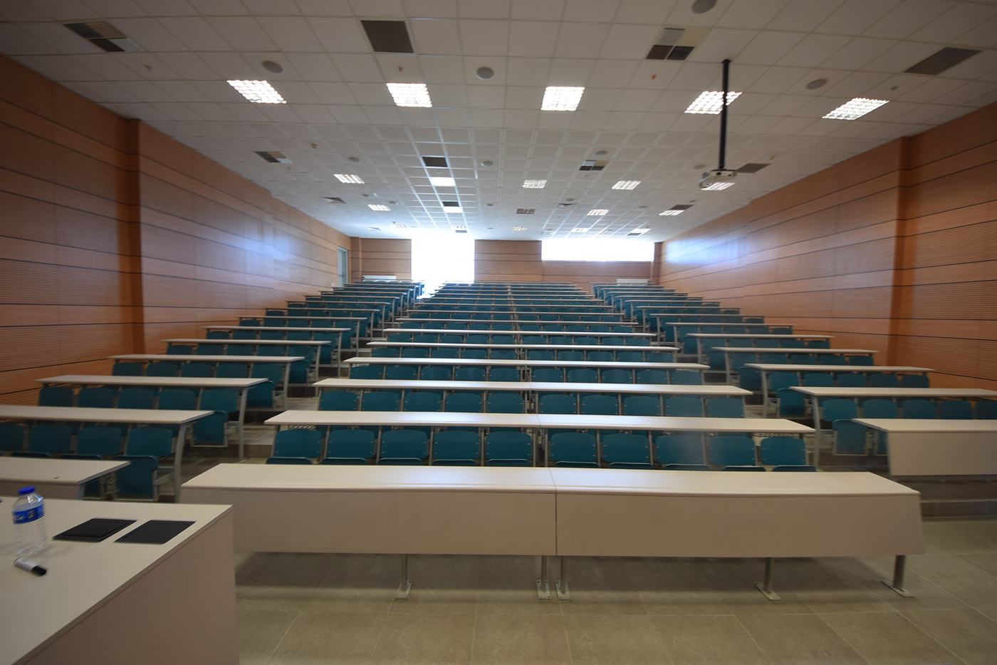 Lecture hall, view from the back