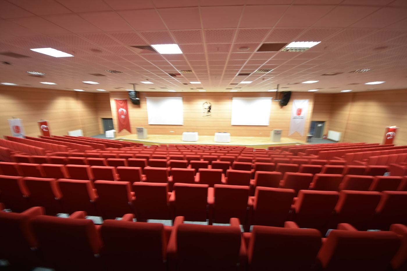 Prof. Dr. Mehmet Yüksel Conference Hall, seating